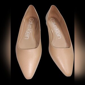 Calvin Klein Emerin Pointed Toe Tan Flat Loafer with Silver Metal Heel size 9